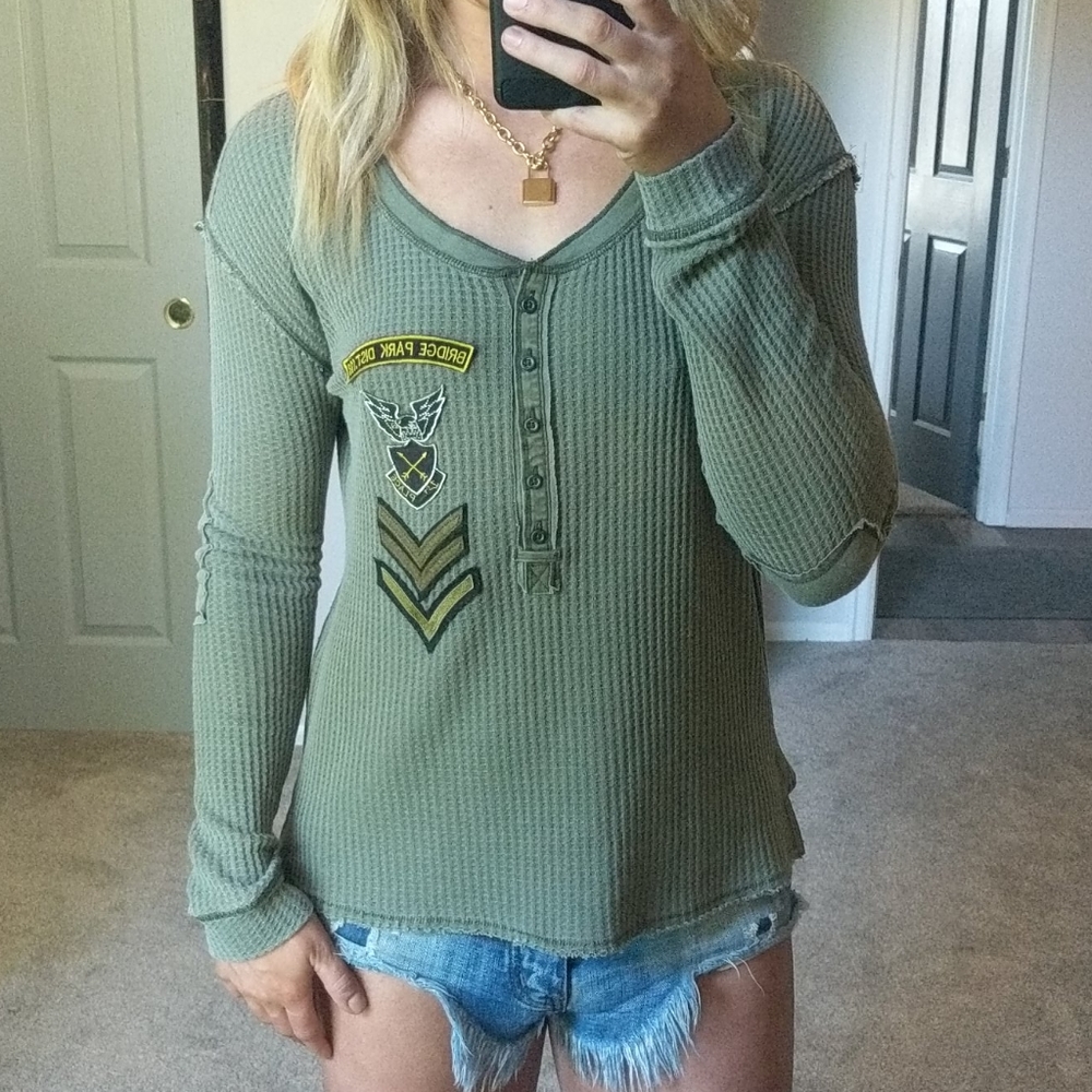 EUC 🔥 Free People Badged Henley